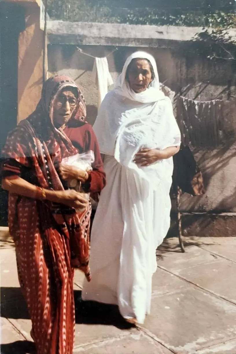 Sumati Joshi’s grandmother standing beside Ma, Sri Siddhi Ma
