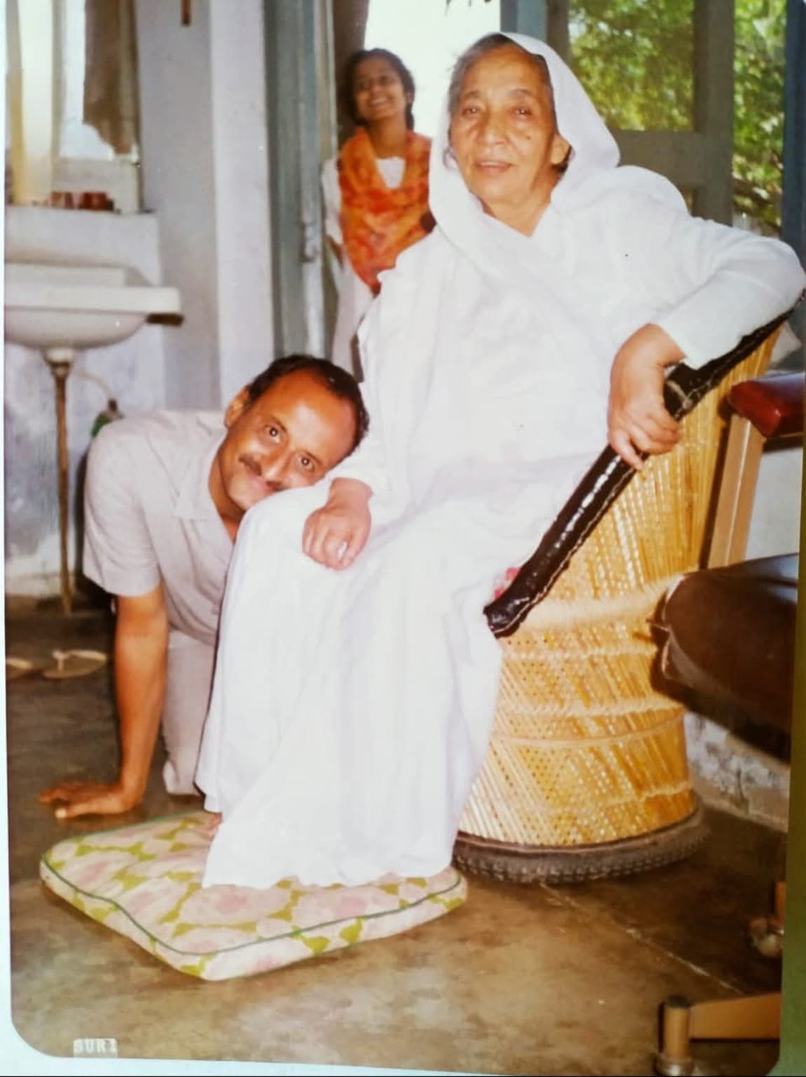 Rabboo Da with Ma at the family home in Bareilly, with Amita Joshi standing behind them